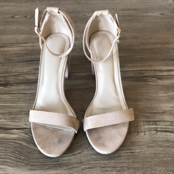 Natural ankle strap heel - Picture 6 of 7